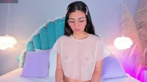 Alassia Hocthner online show from 12/19/25, 11:39