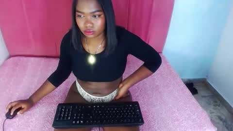 alaurinortizcm101 online show from 02/15/26, 04:09