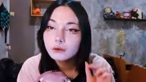 Im Katrina online show from 11/30/25, 03:38