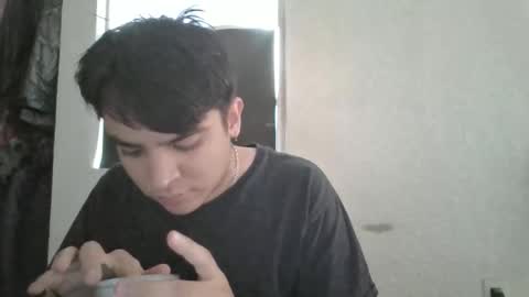 Snapshot of albertoarenas16 chatting on 05/26/26, 04:03 albertoarenas16 online show from 05/26/26, 04:03