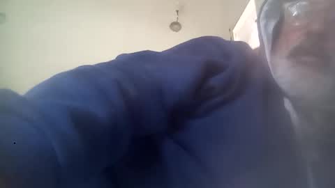 Snapshot of albertoto71 chatting on 05/13/26, 02:25 albertoto71 online show from 05/13/26, 02:25