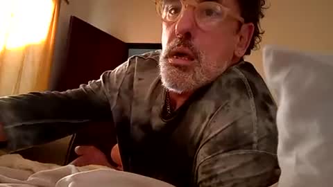 Snapshot of albertoto71 chatting on 06/14/26, 06:21 albertoto71 online show from 06/14/26, 06:21