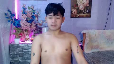 Snapshot of albertx_destroyer69 chatting on 06/19/26, 01:43 Albert online show from 06/19/26, 01:43