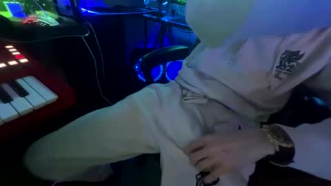 Albinokingcurve online show from 04/15/26, 11:06