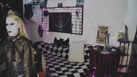 Mistic witch online show from 02/03/25, 09:41