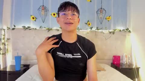 ale_aurarashi online show from 10/14/25, 07:31