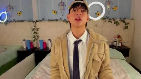 ale_aurarashi online show from 11/22/25, 04:33