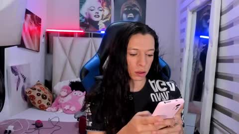 Snapshot of ale_noah_xxx chatting on 01/22/25, 05:16 ale_noah_xxx online show from 01/22/25, 05:16