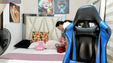 Snapshot of ale_noah_xxx chatting on 01/27/25, 04:52 ale_noah_xxx online show from 01/27/25, 04:52