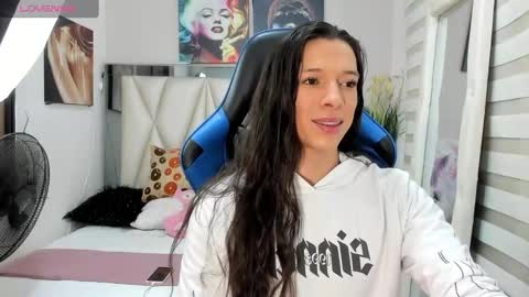 Snapshot of ale_noah_xxx chatting on 01/27/25, 07:56 ale_noah_xxx online show from 01/27/25, 07:56