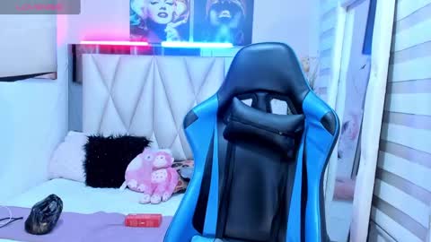 Snapshot of ale_noah_xxx chatting on 02/01/25, 03:41 ale_noah_xxx online show from 02/01/25, 03:41