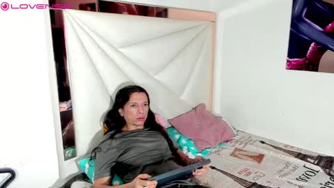 ale_noah_xxx online show from 04/08/26, 05:35