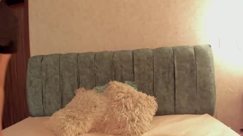 Aleera online show from 03/18/26, 07:17