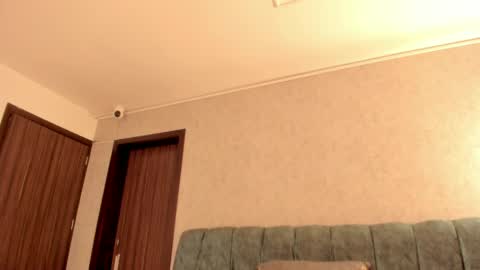 Aleera online show from 04/16/26, 07:36