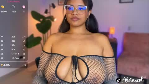 Snapshot of aleiascott chatting on 03/06/25, 04:19 Aleia online show from 03/06/25, 04:19