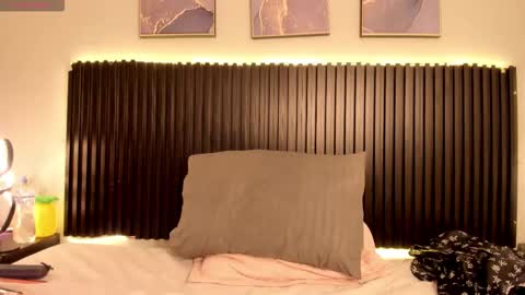 aleja__slav3 online show from 01/16/26, 08:46