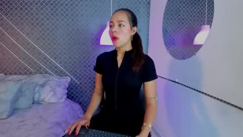 aleja_bloom online show from 09/13/25, 11:54