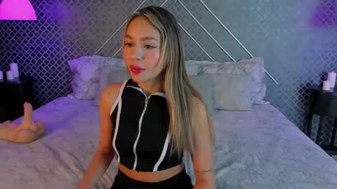 aleja_bloom online show from 10/06/25, 12:13