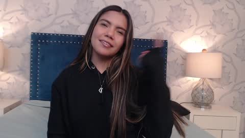 Snapshot of aleja_gh1 chatting on 01/25/25, 01:43 1 online show from 01/25/25, 01:43