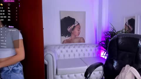 Alejandra online show from 01/27/25, 11:22