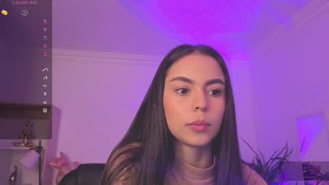 Alejandra online show from 06/30/26, 11:11