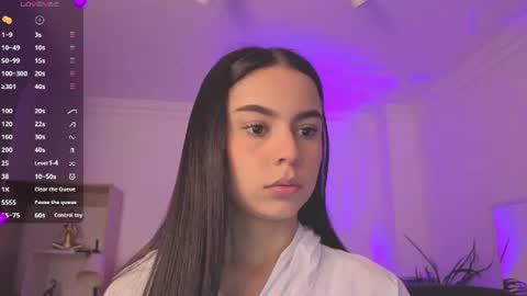 Alejandra online show from 07/20/26, 11:01