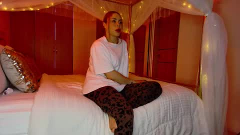 ALEJADOLLTS online show from 02/01/26, 06:39