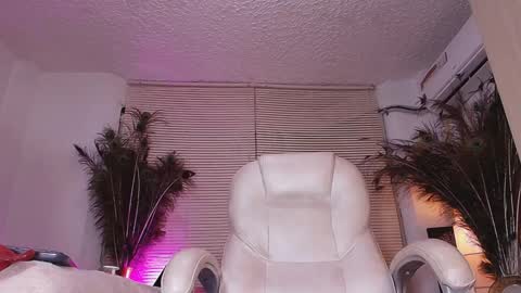 Alejandra online show from 02/17/25, 06:09