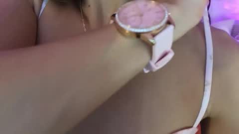 Snapshot of alejandhra chatting on 11/29/25, 12:24 Alejandhra online show from 11/29/25, 12:24