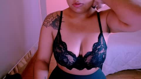Snapshot of alejandra_conde chatting on 05/12/26, 11:24 Alejandra online show from 05/12/26, 11:24