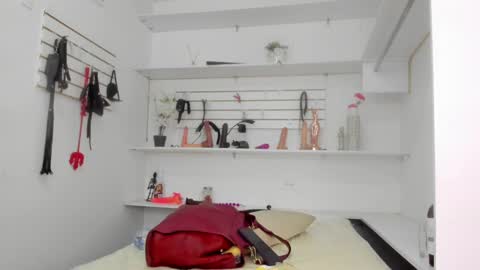 Alejandra online show from 09/18/25, 05:26