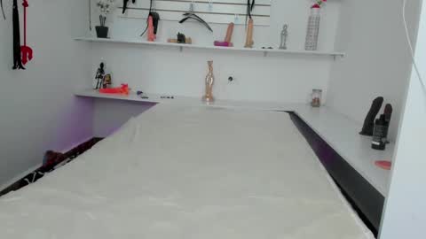 Alejandra online show from 10/11/25, 12:15