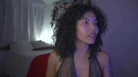Snapshot of alejandra_kiss98 chatting on 12/22/24, 11:41 O.F alejandra h1998 stream 300 pm - 1100 pm online show from 12/22/24, 11:41