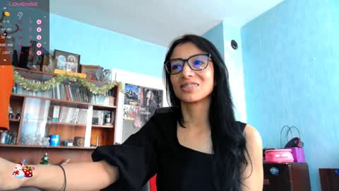 Snapshot of alejandracherry_ chatting on 12/17/24, 11:49 Alejandra online show from 12/17/24, 11:49
