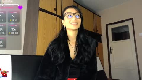 Snapshot of alejandracherry_ chatting on 12/27/24, 07:29 Alejandra online show from 12/27/24, 07:29