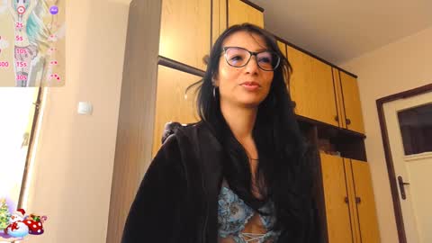 Snapshot of alejandracherry_ chatting on 12/31/24, 07:53 Alejandra online show from 12/31/24, 07:53