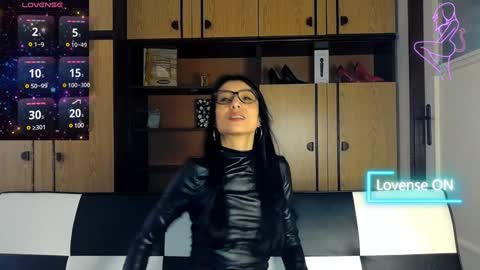 Snapshot of alejandracherry_ chatting on 02/08/25, 08:20 Alejandra online show from 02/08/25, 08:20