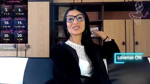Snapshot of alejandracherry_ chatting on 02/10/25, 09:04 Alejandra online show from 02/10/25, 09:04