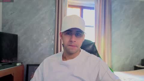 Snapshot of alejandrojf_00 chatting on 02/16/26, 02:35 Daiki jack online show from 02/16/26, 02:35