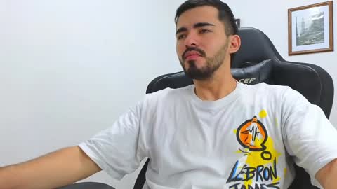 alejandroo_7 online show from 01/15/25, 06:51