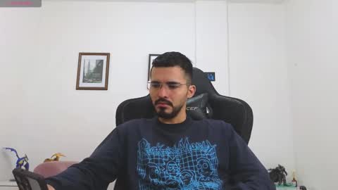 alejandroo_7 online show from 09/26/25, 03:05