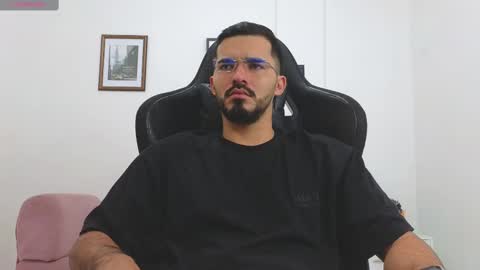 alejandroo_7 online show from 11/12/25, 06:19