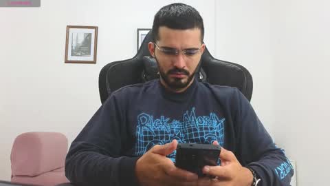 alejandroo_7 online show from 12/01/25, 06:35