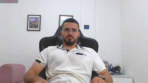 alejandroo_7 online show from 12/14/25, 04:45