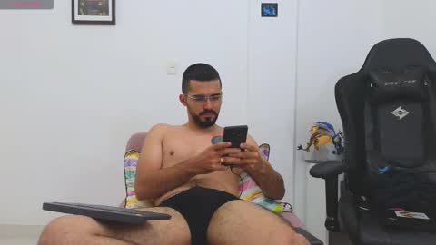 alejandroo_7 online show from 02/02/26, 06:06