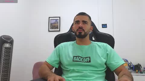 Snapshot of alejandroo_7 chatting on 06/16/26, 06:32 alejandroo_7 online show from 06/16/26, 06:32