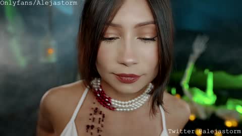 Snapshot of alejastorm chatting on 10/26/25, 02:28 Alejandra online show from 10/26/25, 02:28