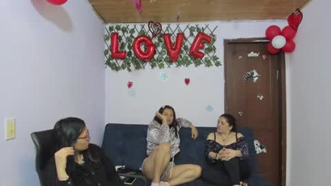 zoe and Kataleya online show from 02/25/25, 03:27