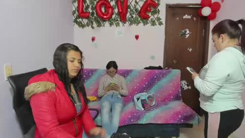 zoe and Kataleya online show from 03/11/25, 12:28