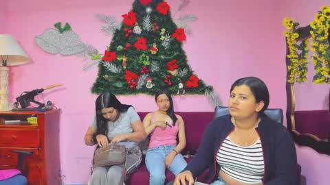 zoe and Kataleya online show from 12/17/25, 12:11